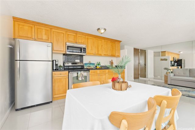 2421 Tusitala Street 602, Honolulu, HI 96815