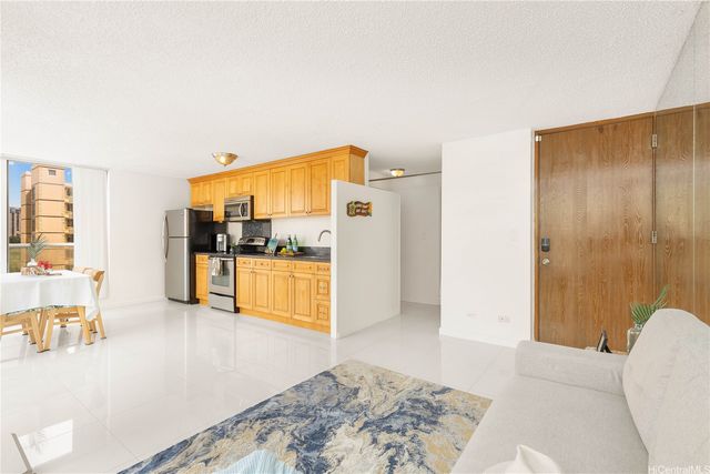 2421 Tusitala Street 602, Honolulu, HI 96815
