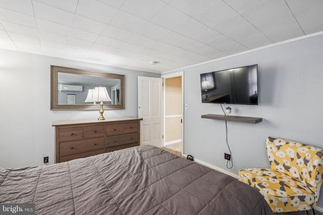 916 CEDAR ST, Bristol, PA 19007