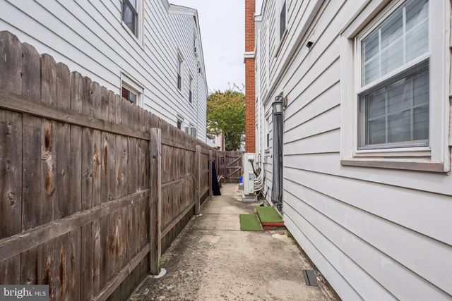 916 CEDAR ST, Bristol, PA 19007