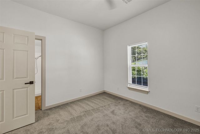 514 S Broadway Avenue, Coweta, OK 74429