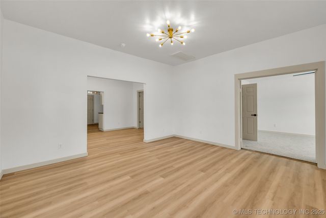 514 S Broadway Avenue, Coweta, OK 74429