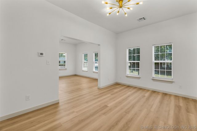 514 S Broadway Avenue, Coweta, OK 74429