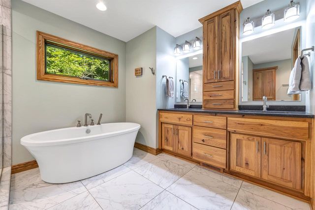 2274 CATHEDRAL FOREST DRIVE, Suamico, WI 54313