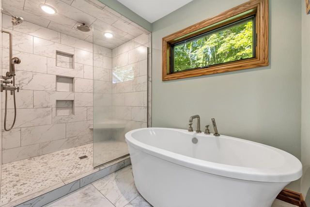 2274 CATHEDRAL FOREST DRIVE, Suamico, WI 54313
