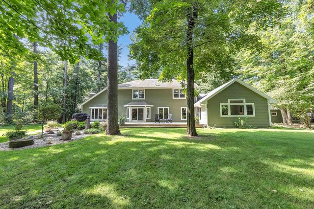 2274 CATHEDRAL FOREST DRIVE, Suamico, WI 54313
