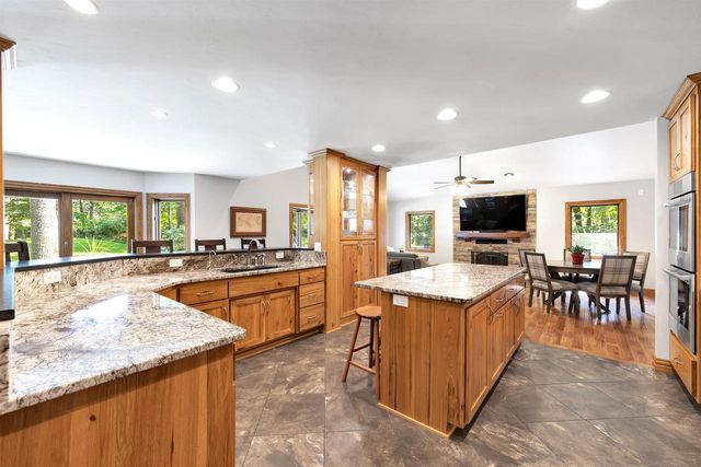 2274 CATHEDRAL FOREST DRIVE, Suamico, WI 54313