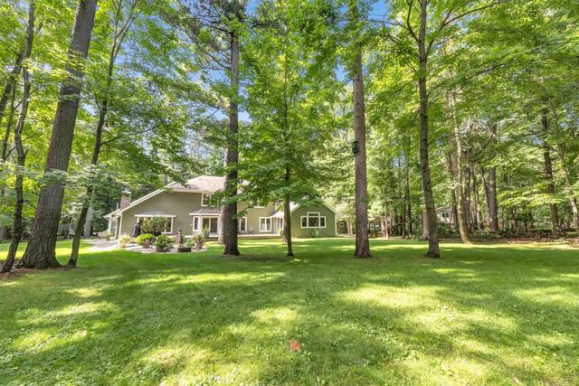 2274 CATHEDRAL FOREST DRIVE, Suamico, WI 54313