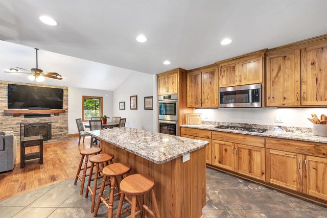 2274 CATHEDRAL FOREST DRIVE, Suamico, WI 54313