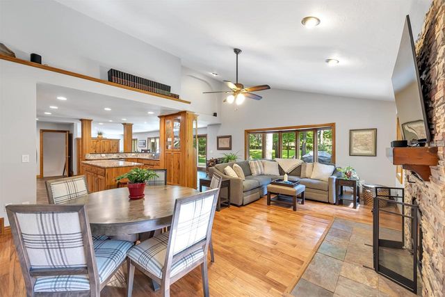 2274 CATHEDRAL FOREST DRIVE, Suamico, WI 54313