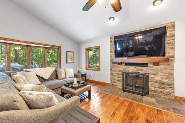 2274 CATHEDRAL FOREST DRIVE, Suamico, WI 54313