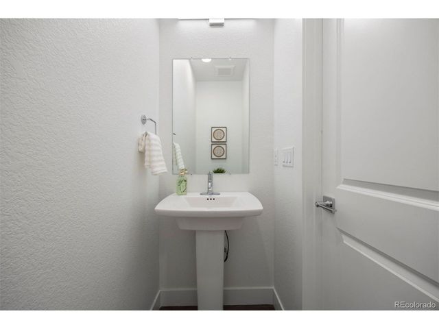 8408 W 52nd Ave, Arvada, CO 80002