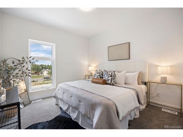 8408 W 52nd Ave, Arvada, CO 80002