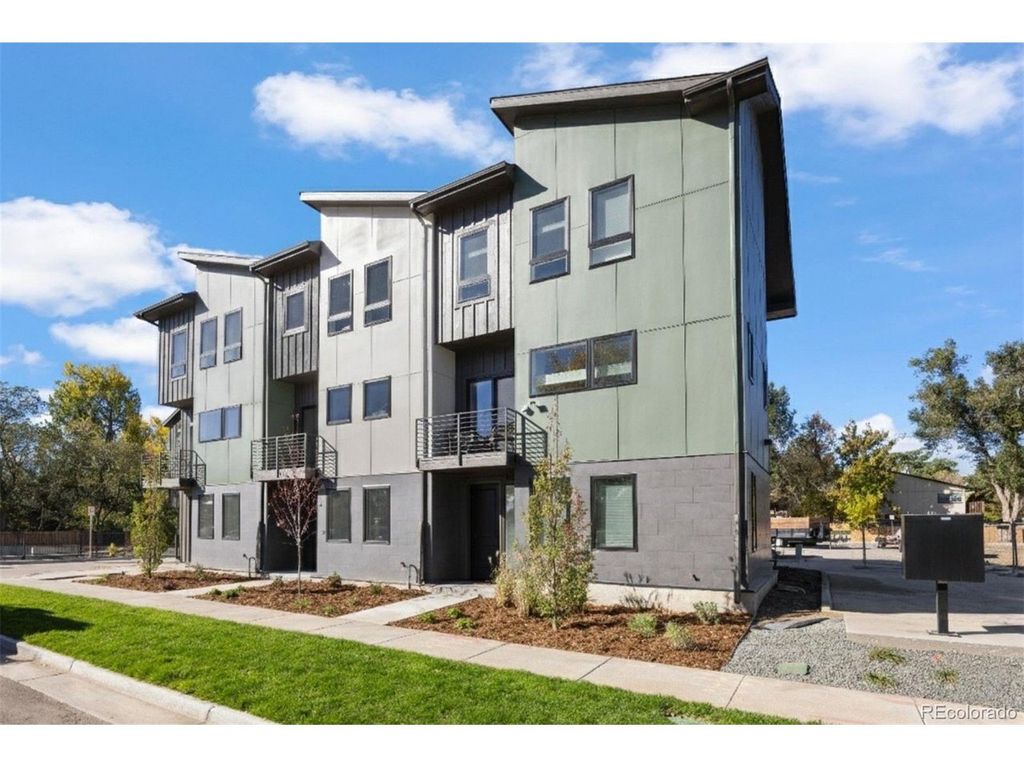8408 W 52nd Ave, Arvada, CO 80002