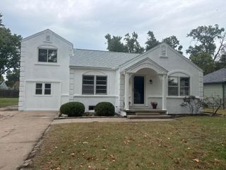 2128 E Rivera St, Wichita, KS 67211