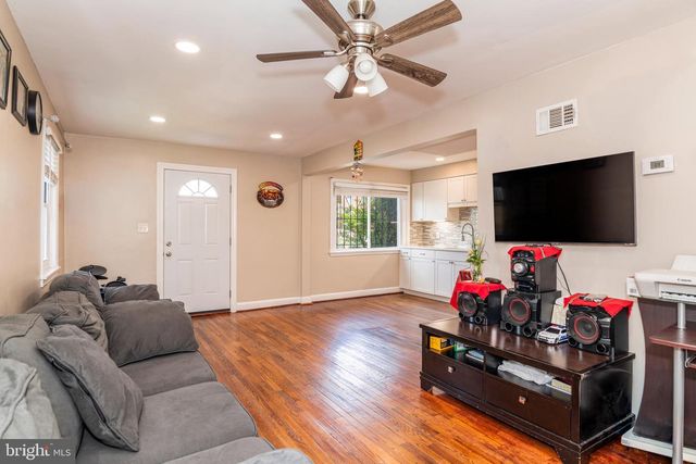 817 BERKSHIRE DR, Hyattsville, MD 20783