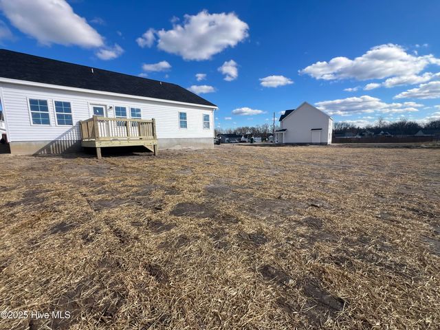 238 Deer Haven Drive, Richlands, NC 28574