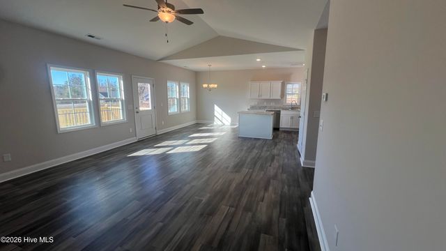 238 Deer Haven Drive, Richlands, NC 28574