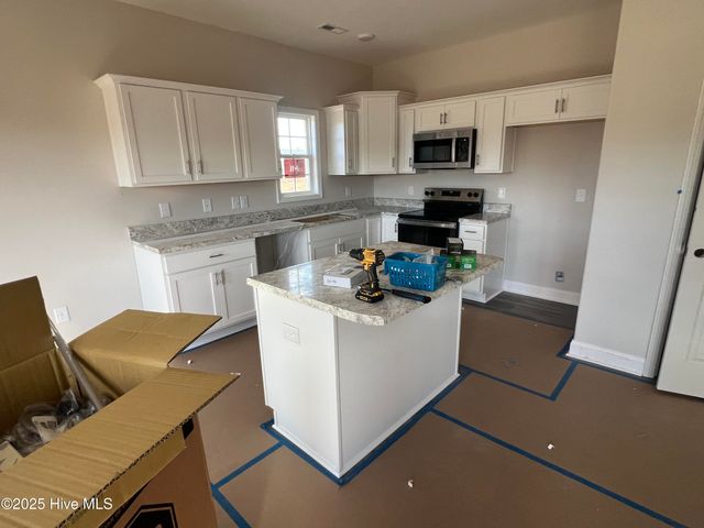 238 Deer Haven Drive, Richlands, NC 28574