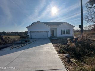 238 Deer Haven Drive, Richlands, NC 28574