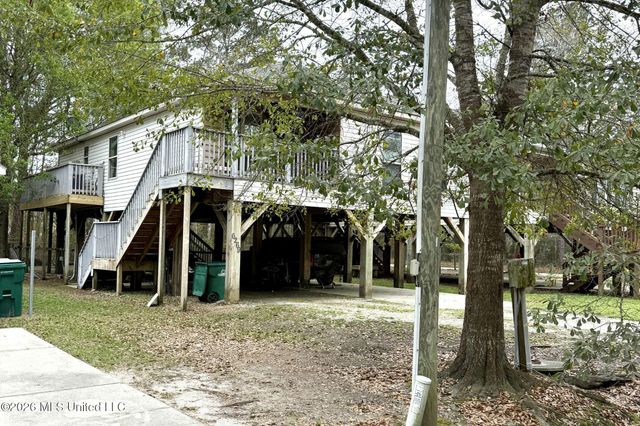 6269 W Itawamba Street, Bay Saint Louis, MS 39520