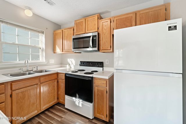 410 Somerset Cove, Jacksonville, NC 28546