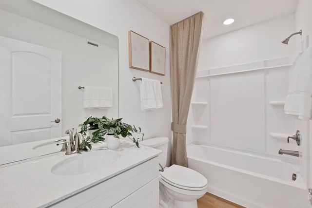 1067 Houston Street 89004, Batavia, IL 60510