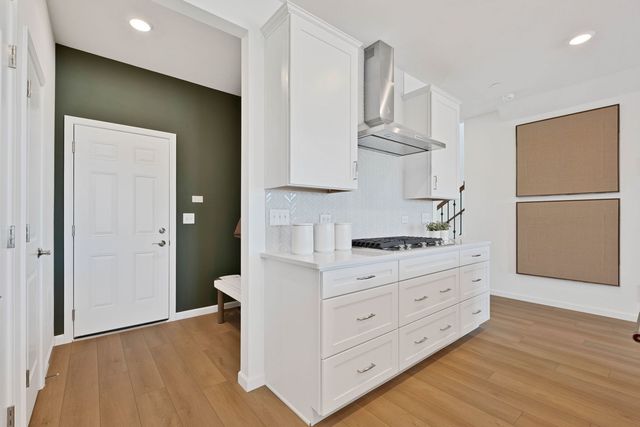 1067 Houston Street 89004, Batavia, IL 60510