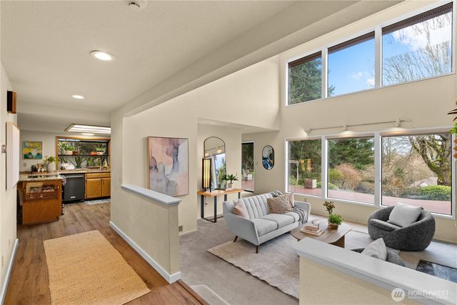 6008 Indian Trail NE, Tacoma, WA 98422