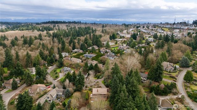 6008 Indian Trail NE, Tacoma, WA 98422