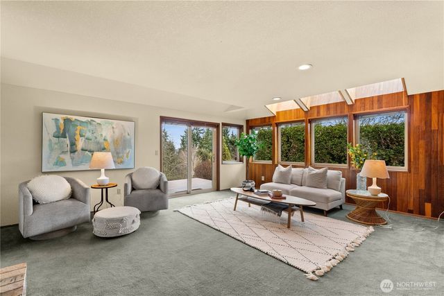 6008 Indian Trail NE, Tacoma, WA 98422