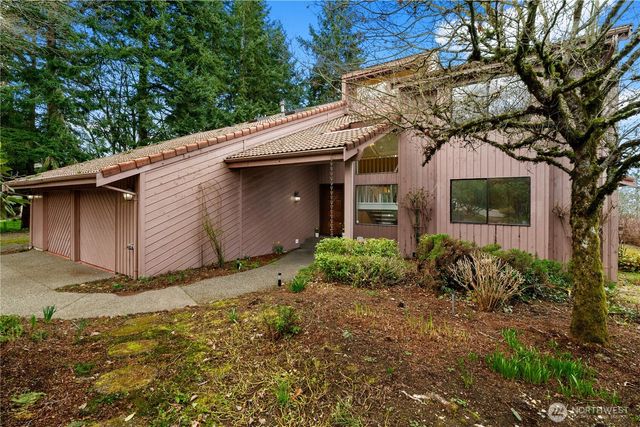 6008 Indian Trail NE, Tacoma, WA 98422