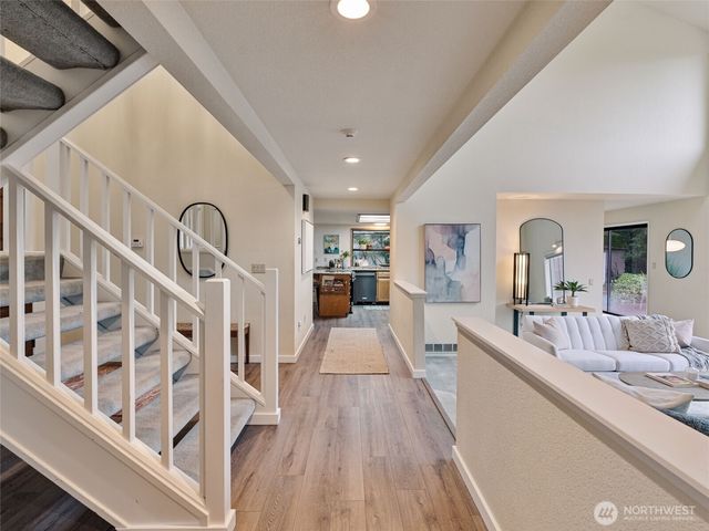 6008 Indian Trail NE, Tacoma, WA 98422