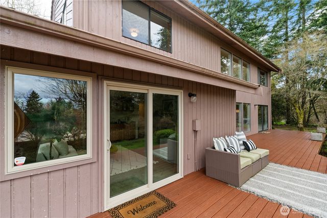 6008 Indian Trail NE, Tacoma, WA 98422