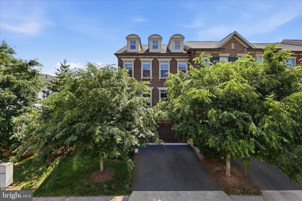 42567 DREAMWEAVER DR, Brambleton, VA 20148