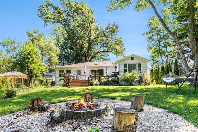 208 S Barker Street, New Buffalo, MI 49117