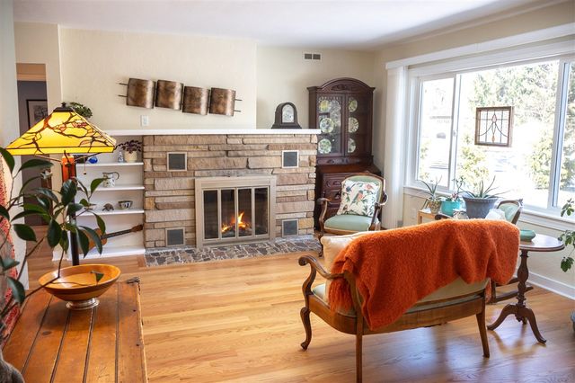 208 S Barker Street, New Buffalo, MI 49117