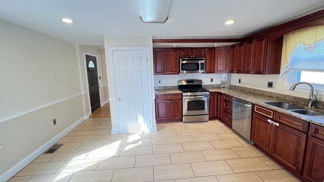 254 Broadway 254, Lynn, MA 01904