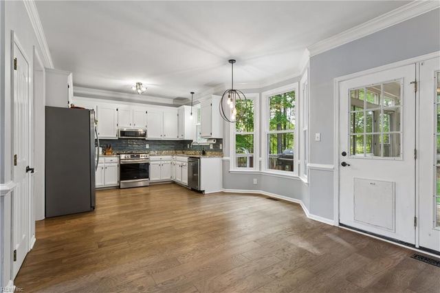 304 Autumn WAY, Yorktown, VA 23693