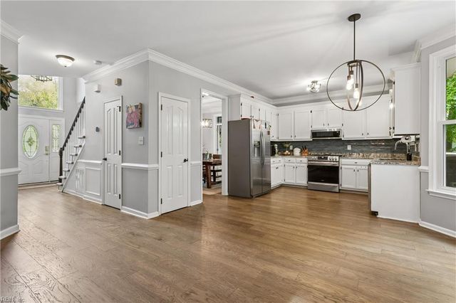 304 Autumn WAY, Yorktown, VA 23693