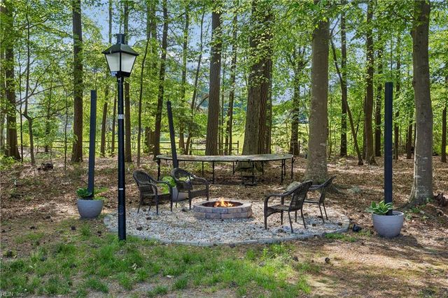 304 Autumn WAY, Yorktown, VA 23693
