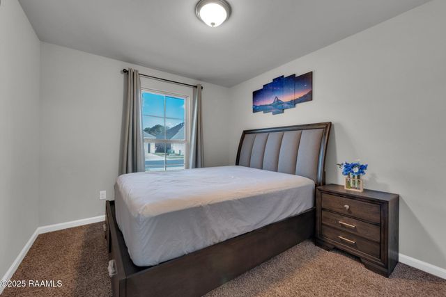 214 S Lakepointe Drive, Lafayette, LA 70506