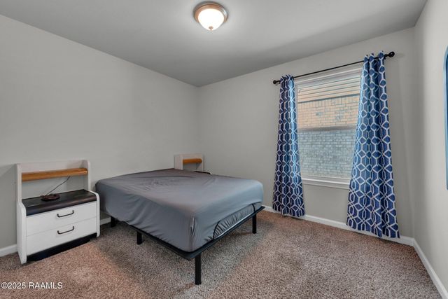 214 S Lakepointe Drive, Lafayette, LA 70506