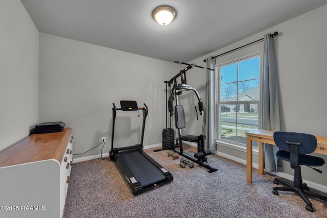 214 S Lakepointe Drive, Lafayette, LA 70506