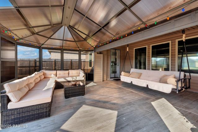 214 S Lakepointe Drive, Lafayette, LA 70506