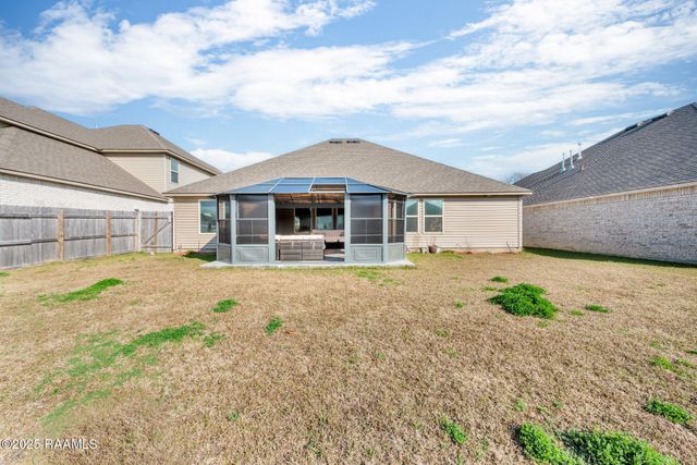 214 S Lakepointe Drive, Lafayette, LA 70506