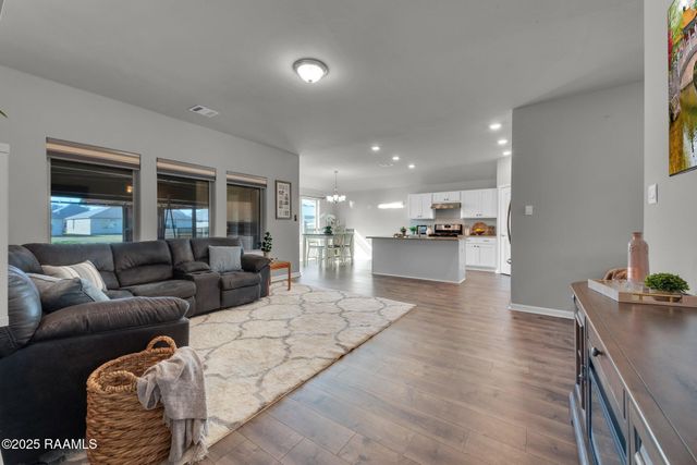 214 S Lakepointe Drive, Lafayette, LA 70506