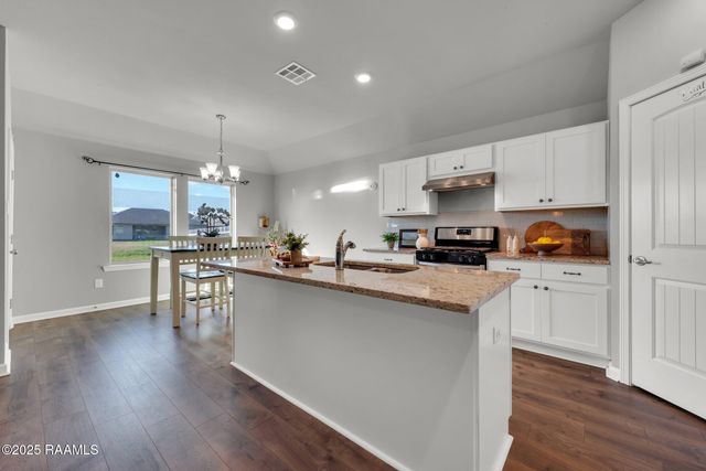 214 S Lakepointe Drive, Lafayette, LA 70506