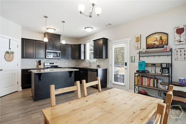 165 Laguna Way, Savannah, GA 31405