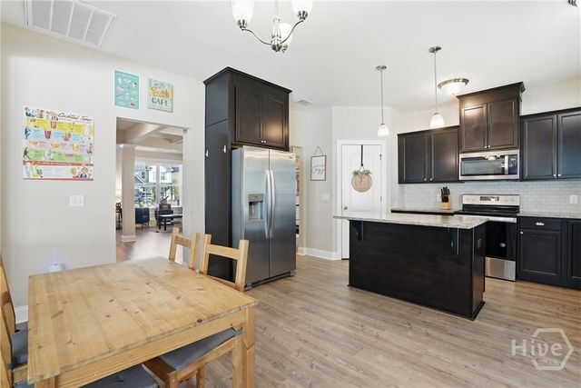 165 Laguna Way, Savannah, GA 31405